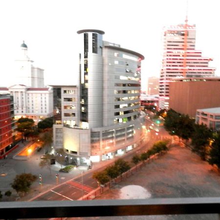 Full Power, Long Stay Rates, Walk To V&A Waterfront, Fibre Wifi, Gym & Pool Cape Town Exterior photo