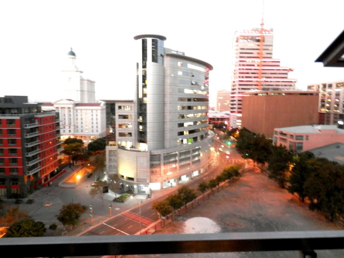 Full Power, Long Stay Rates, Walk To V&A Waterfront, Fibre Wifi, Gym & Pool Cape Town Exterior photo